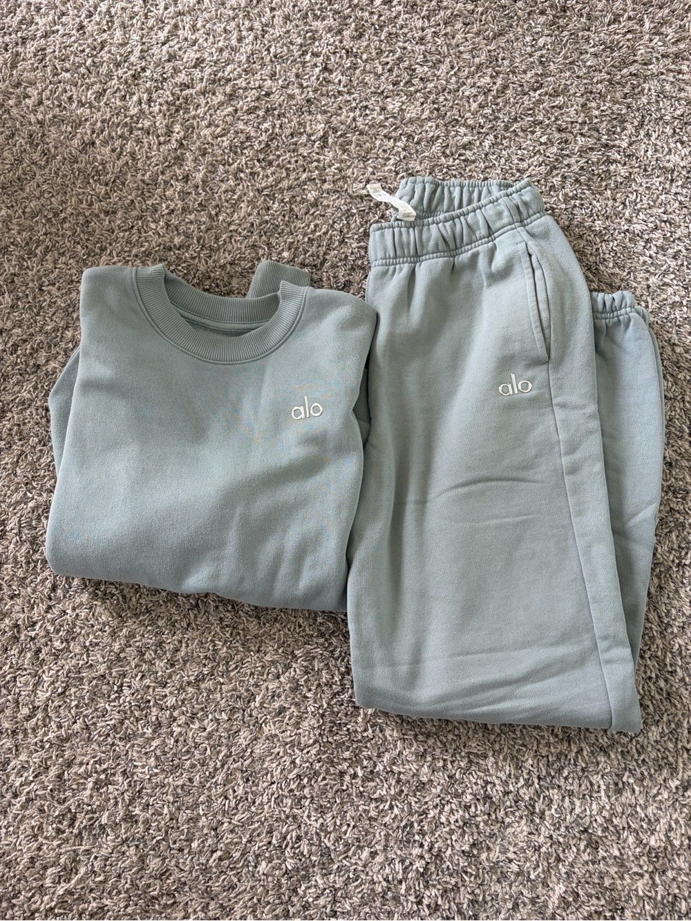 ALO Yoga Cosmic Grey Sweatshirt and Joggers Set